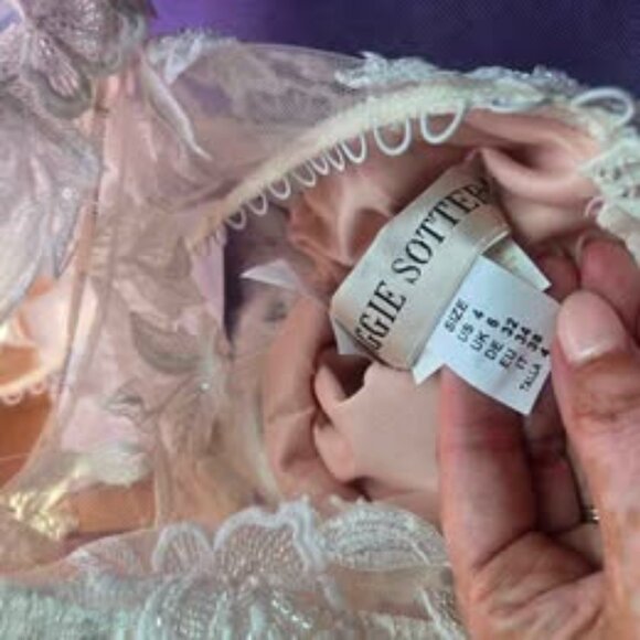 Maggie Sottero Wedding Gown - Picture 6 of 8